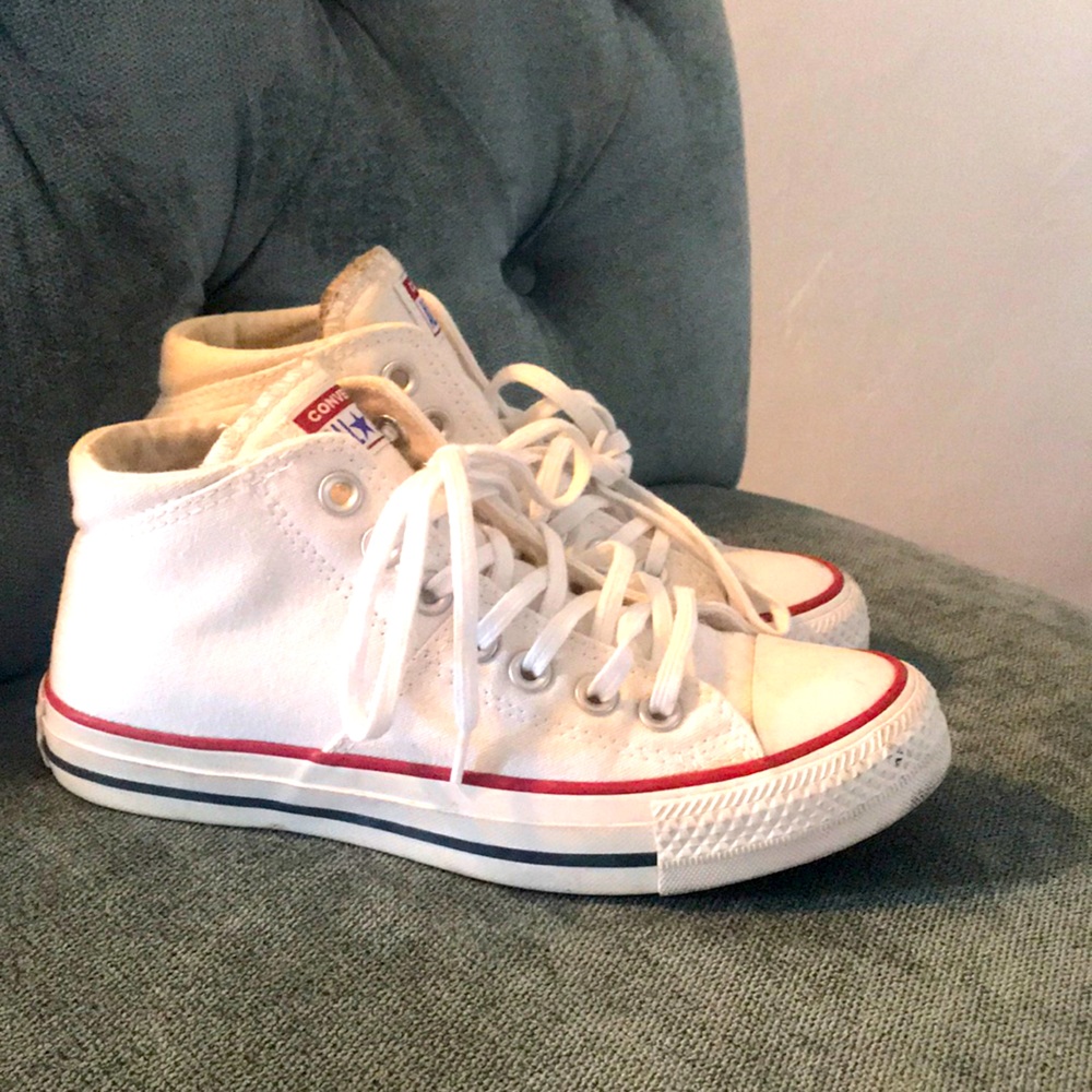 White converse. Good condition, barely worn.